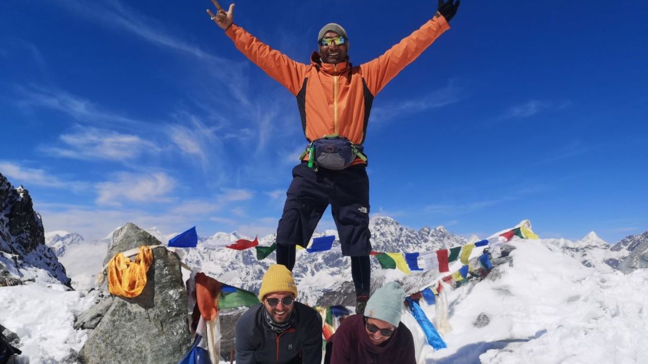 Everest Base Camp and Lobuche Peak: 18 Days