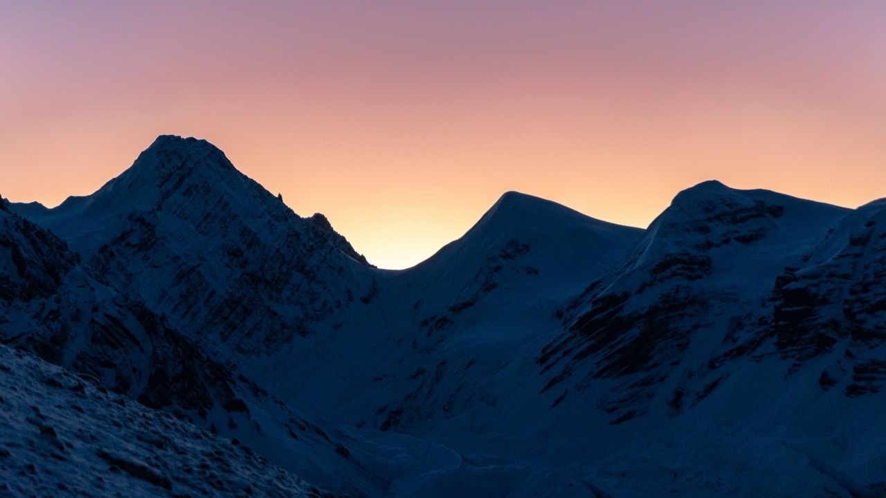 Annapurna Circuit Trek: 12 Days Itinerary, Cost & Best Time
