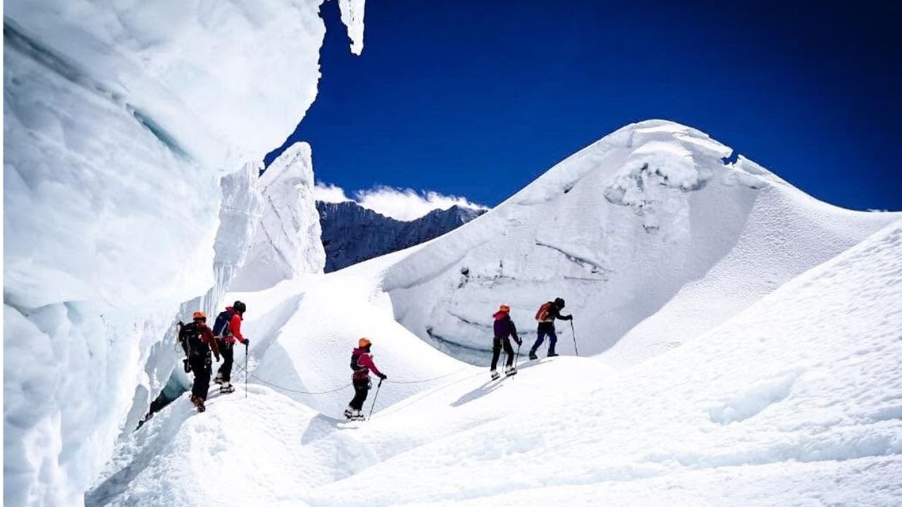 Island Peak Climbing: 15 Days Itinerary, Cost and Guide